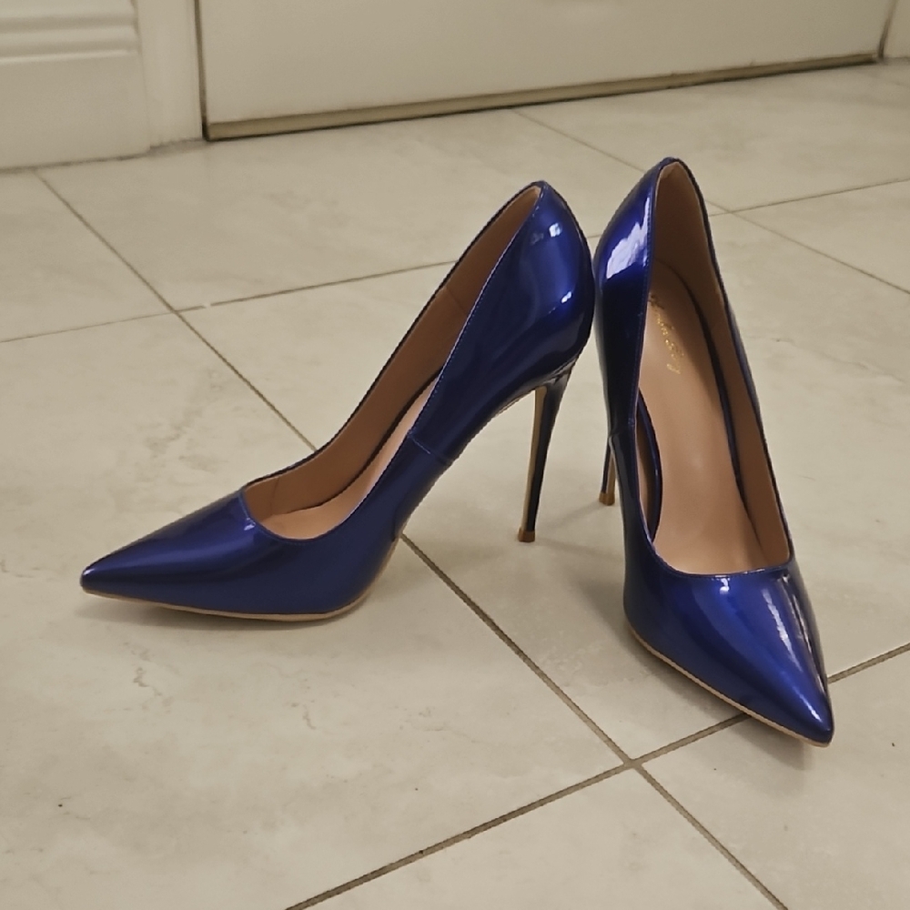 Chic Blue Patent Leather Heels